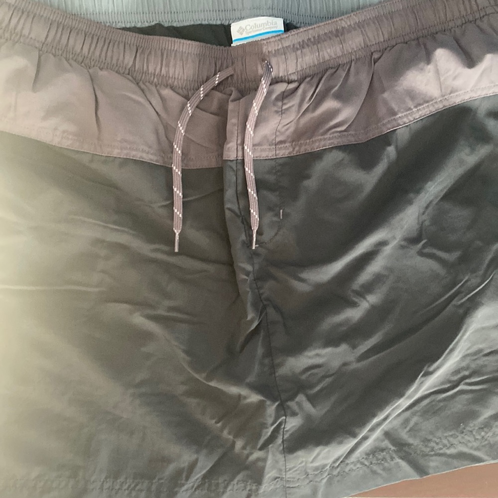 Columbia women’s gray active hiking skort XL